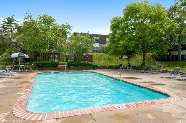 Carriage Hill Apartments