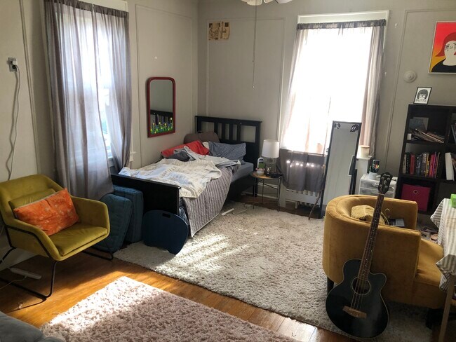 Bedroom - 328 Cedar Ave Unit 2