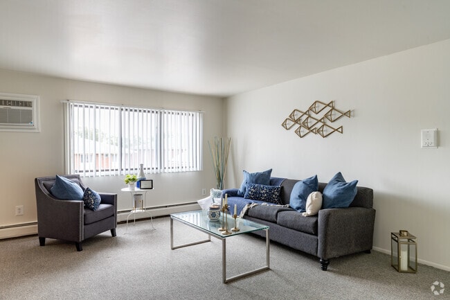 2BR, 1.5BA - Ash - 1,175SF