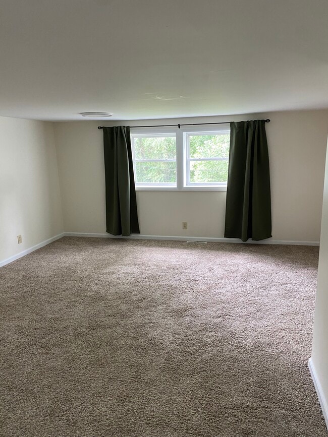 Photo - 345 Edgewater Ave NW