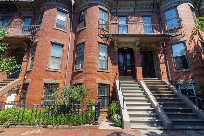 Building Photo - 83 Appleton St Unit 1