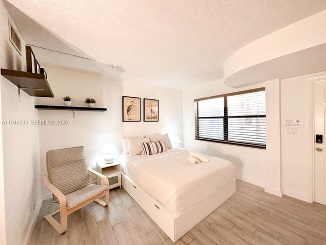 Photo - 664 SE 20th Ave Unit 6