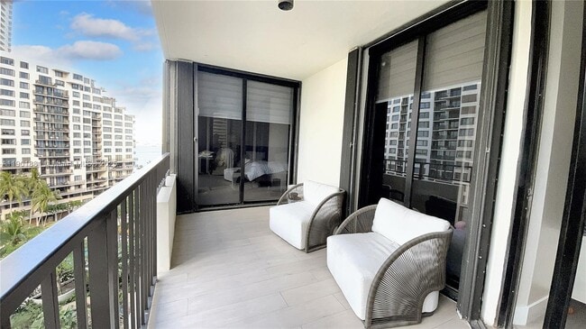 Photo - 520 Brickell Key Dr Unit A1010