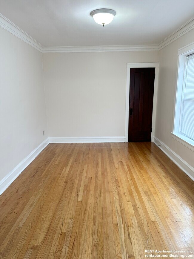 Photo - 2137 W Cornelia Ave Unit 2W