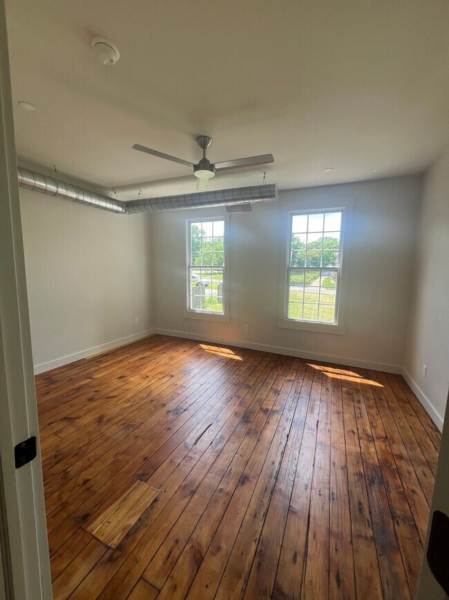 Building Photo - 2608 Stanton Ave Unit 2 Rental