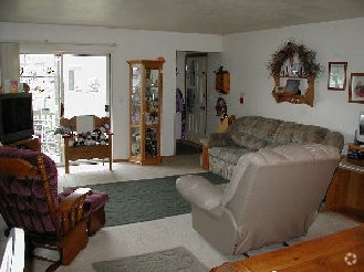 Living Room - Stillmeadow Village Apartments