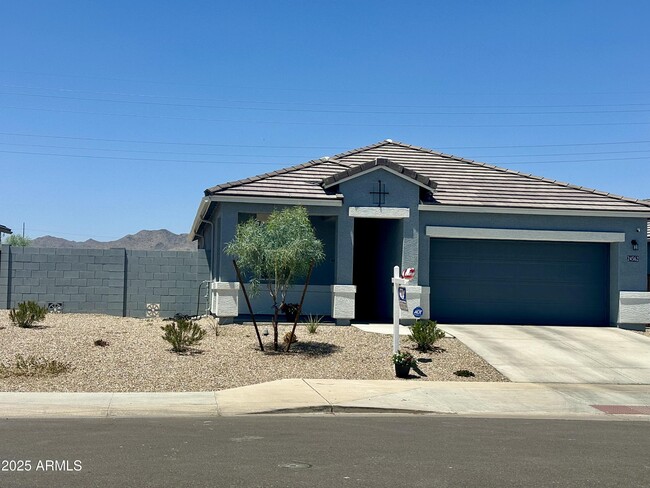 Photo - 24562 W Raymond St
