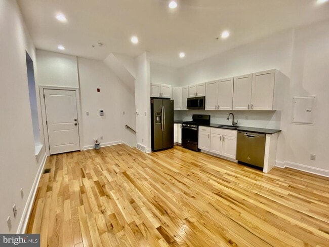 Building Photo - 1640 Jackson St Unit 1ST FL REAR Rental