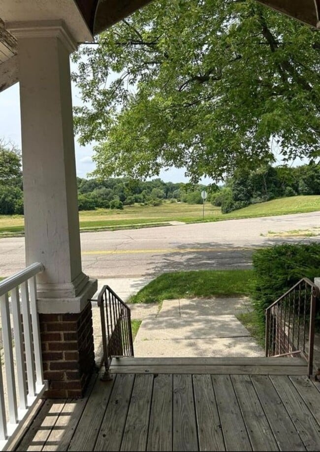 Photo - 1605 Kearsley Park Blvd