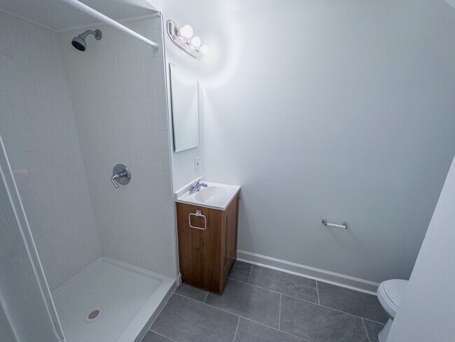 Photo - 129 W Reed Ave