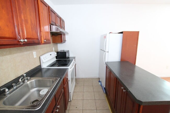 Photo - 625 South St Unit 2R