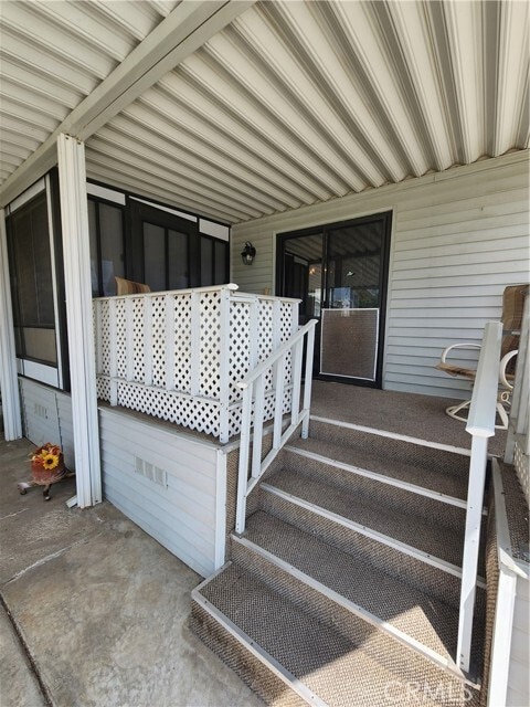 Photo - 1295 S Cawston Ave Casa