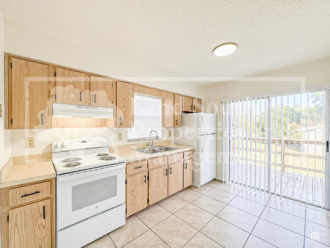 Photo - 5816 Charlton Dr