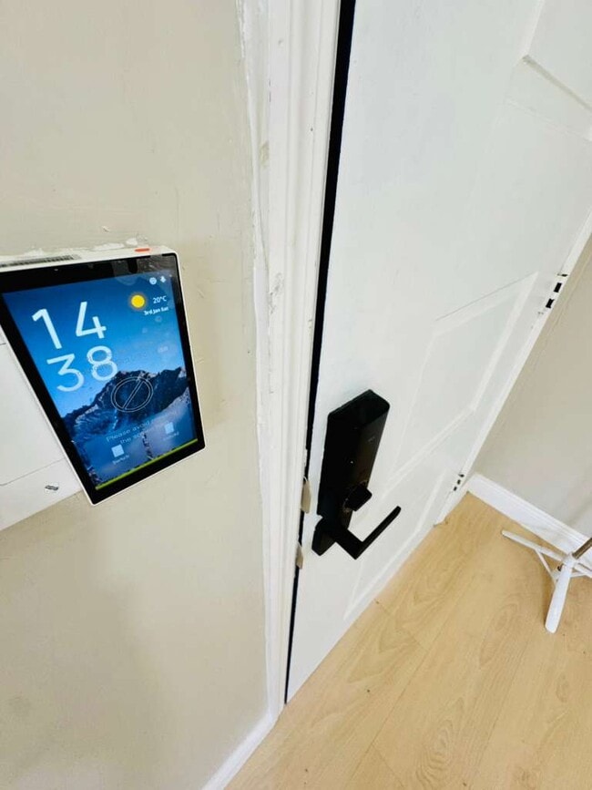 Photo - 4910 Huppel Ave