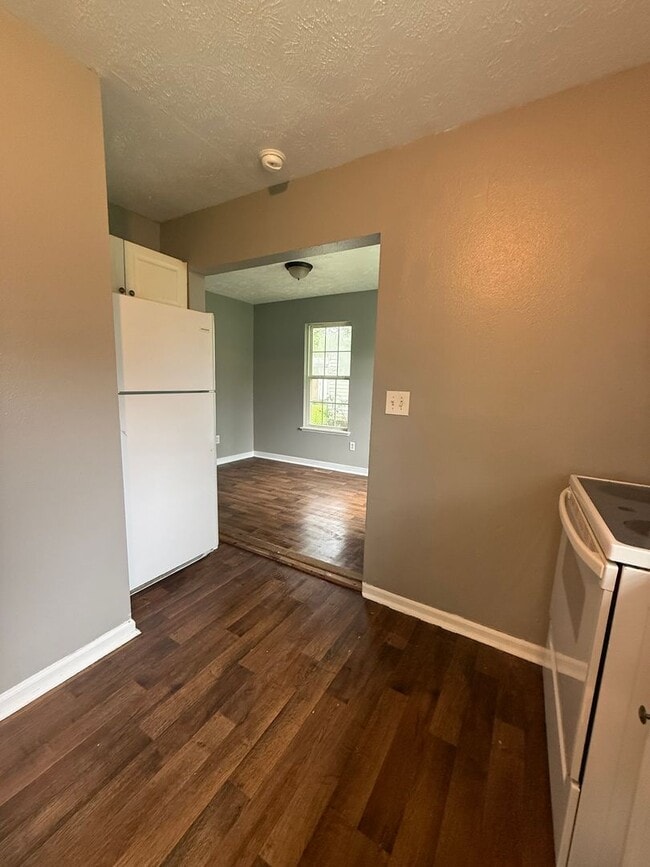 Photo - Rent this GREAT 2 BEDROOM home with, FULLY FENCED front and back yard.