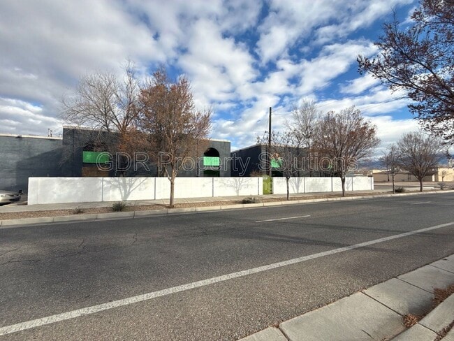 Photo - Plaza Del Sol