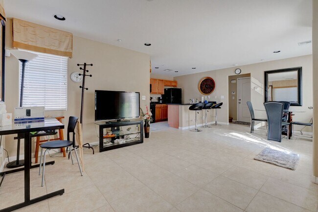 Photo - 7765 Floral Fabric Ct