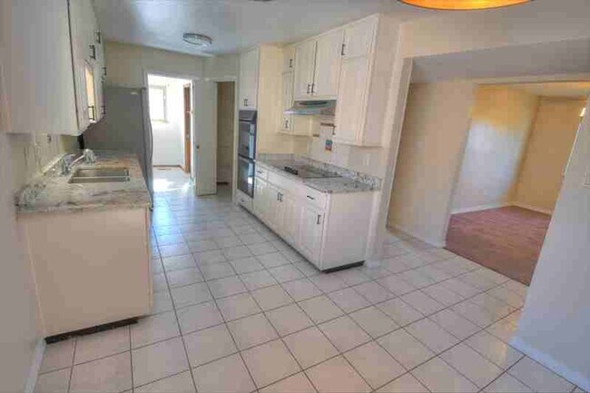 13208 Blue Corn Maiden Trail NE