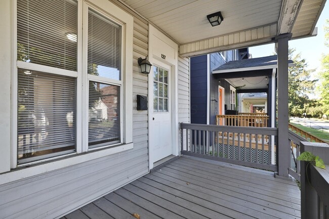 Photo - 127 E Hudson St