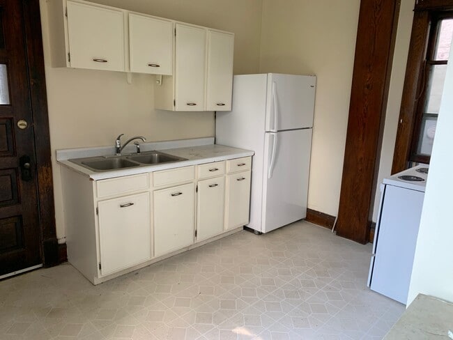 Photo - 313 W Willow St