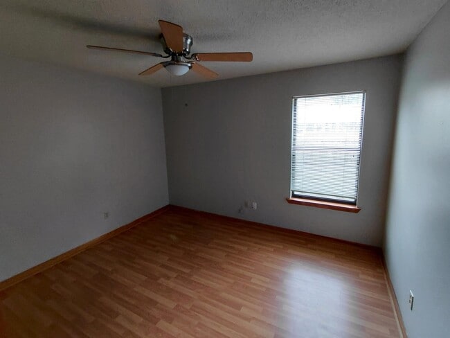 Photo - 6700 Apollo Trail