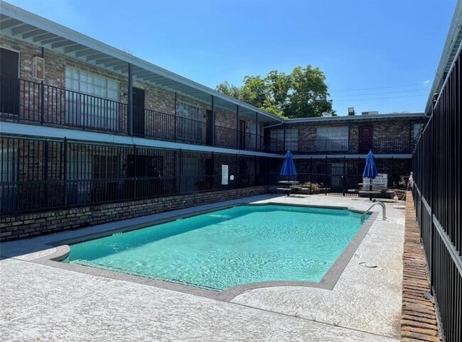 Photo - 5617 Bissonnet St Condo Unit 115