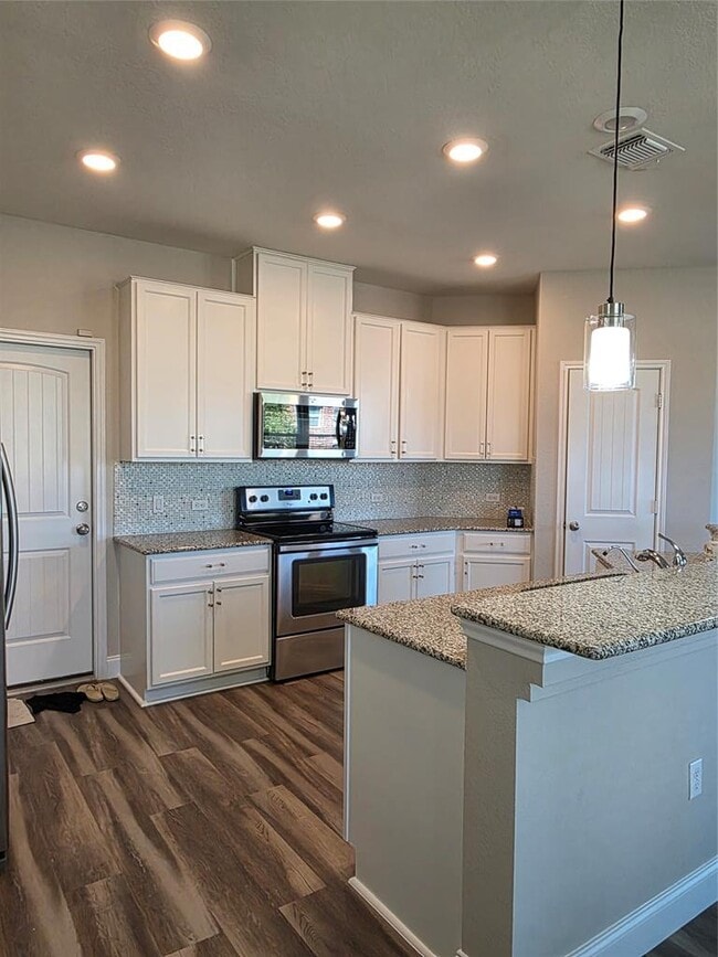 Photo - 1704 Constanta Dr