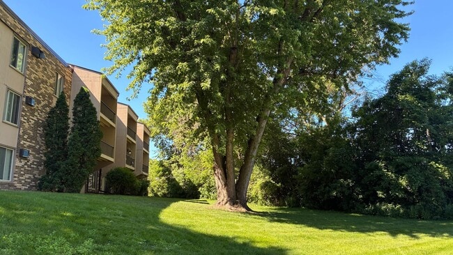 Riverview Manor