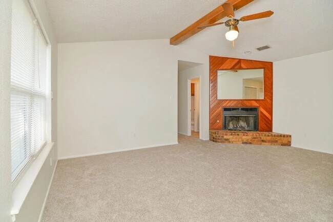 Photo - 8214 Vernon Ave Unidad A