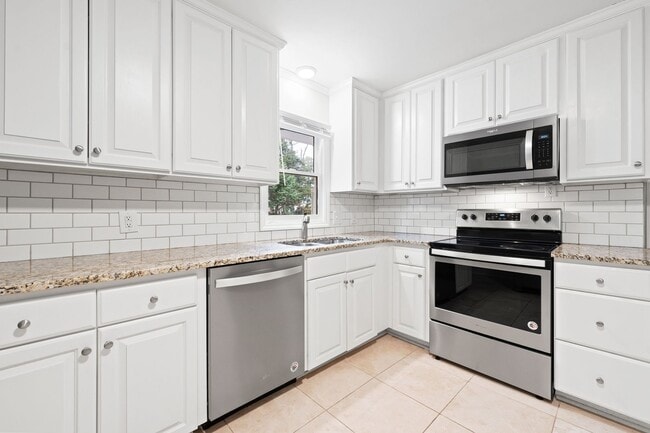 Photo - Renovated 2 bed/1 bath duplex minutes from downtown!