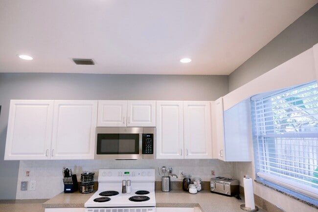 Photo - 2616 S Crystal Lake Dr Unit B