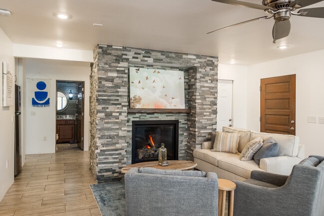 Photo - 350 Panorama Blvd