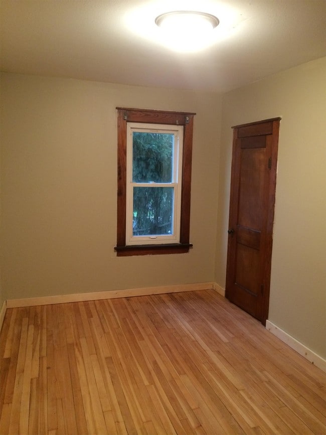 228 9th Ave
