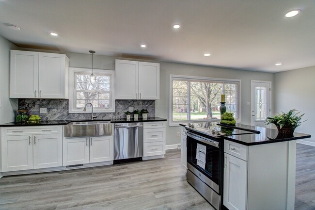 Photo - 1408 Delview Rd