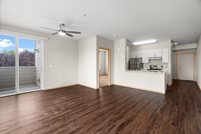 1 Bed 1 Bath Deluxe (2) - 913 Sq Ft