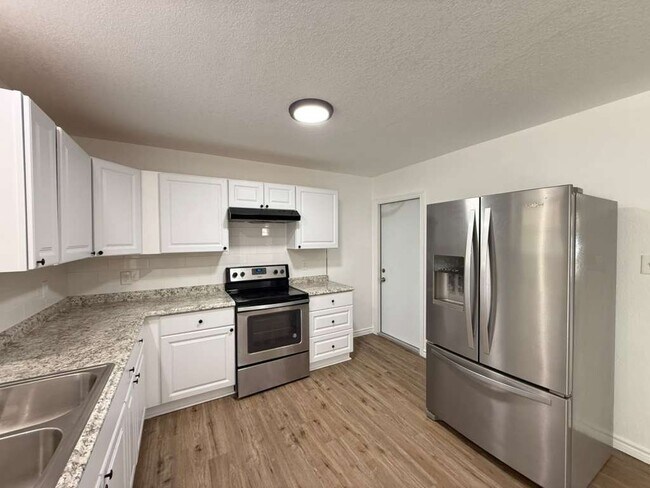 Photo - 206 Covina Ave