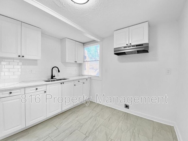 Photo - 4802 Locust Ave