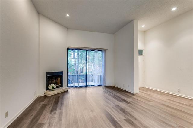 Building Photo - 5990 Lindenshire Ln Unit 116