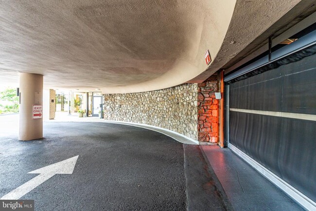 Photo - 4242 East-West Hwy Unit 605