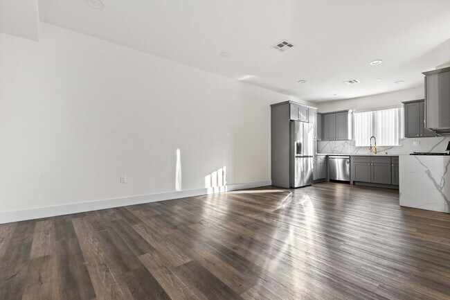 11621 Ayres Ave Unit 11621 Ayres Ave