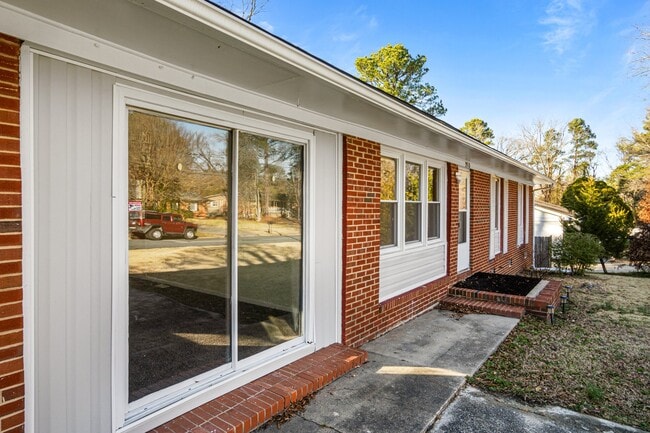 Photo - 2910 Kanewood Dr