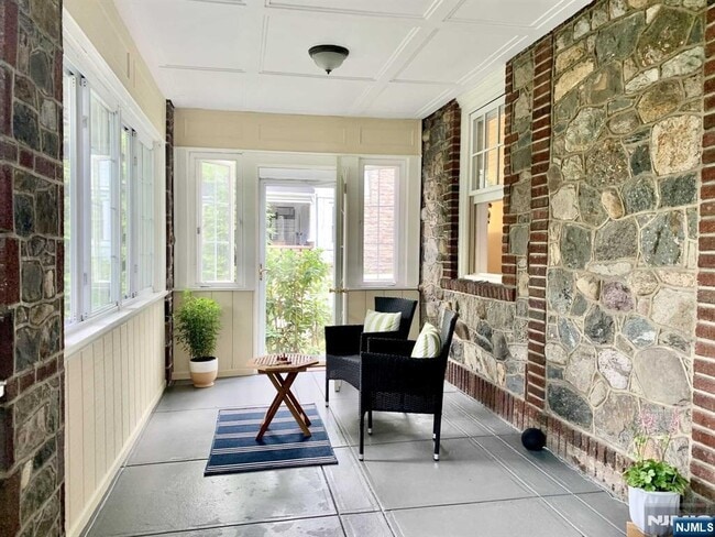 Photo - 211 Kenilworth Rd