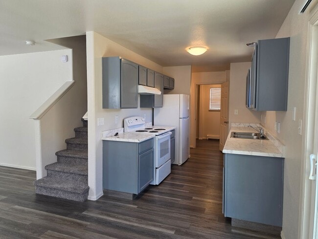 Photo - 4 bed 2 1/2 bath home off 30 Rd and Orchard