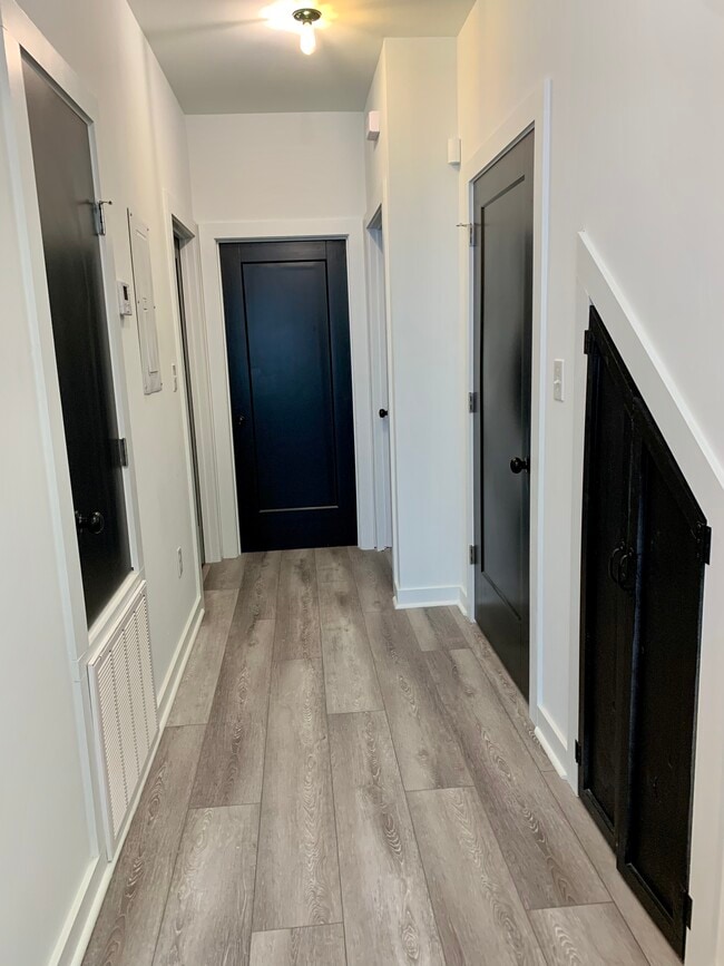 Photo - 2549 Saint Peter St Unidad 2551