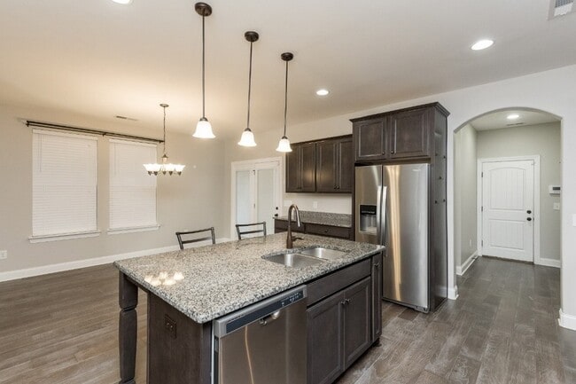 Photo - 318 Cornelius Wy