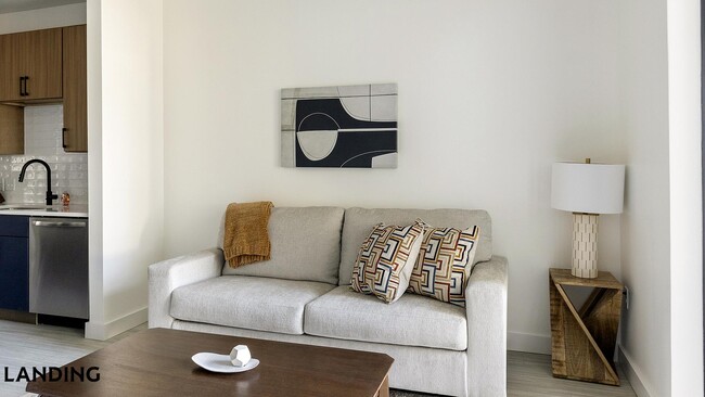 Building Photo - 1007 S Mint St