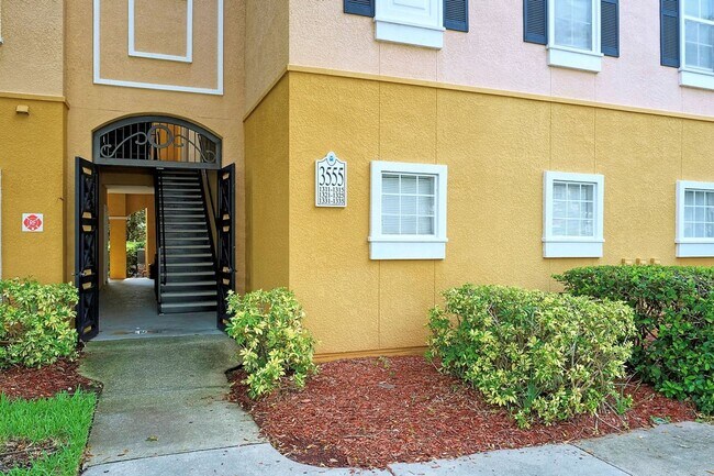 Building Photo - Gorgeous - Completely updated 2 bed 2 bath... Rental