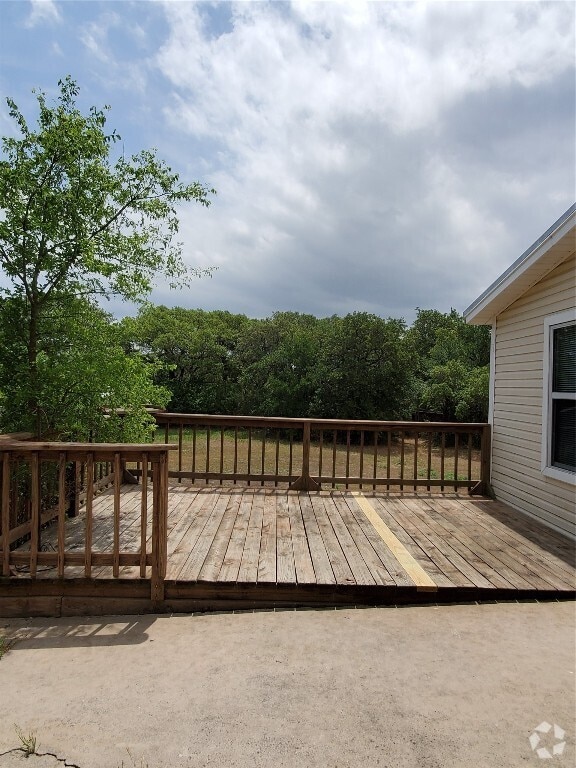 Building Photo - 322 Oakwood Loop Rental