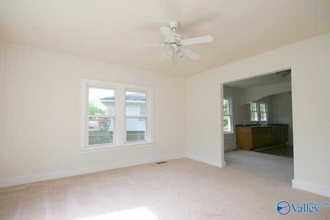 Photo - 2301 Kildare St NW