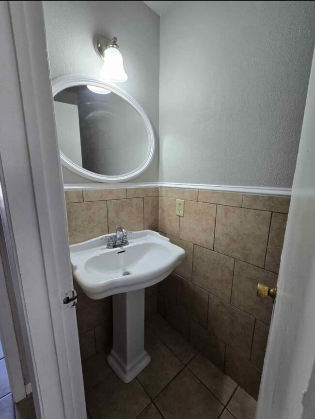 Photo - 7455 Calder Ave